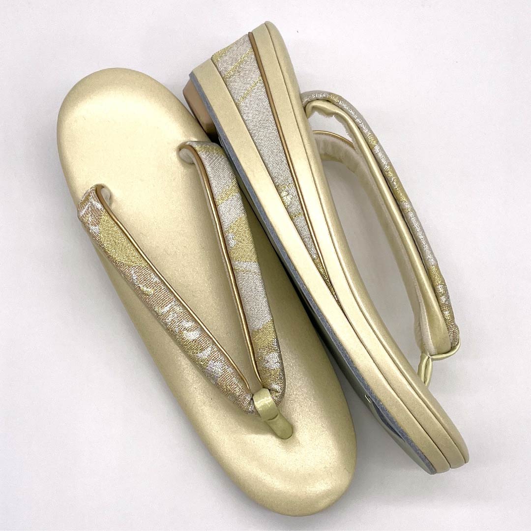 （新古品）草履バックセット フォーマル 金色（きんいろ） 未使用品 古典柄 花柄 Lサイズ 金系 Sランク 1133000232421