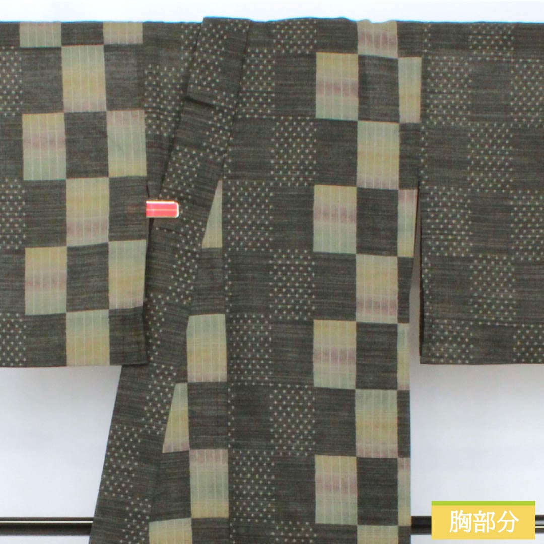 夏物 ポリエステル 小紋 身丈164.5cm 裄丈66cm 市松模様 十字絣 洗える着物 紗 Sランク 黒系 1132002322410