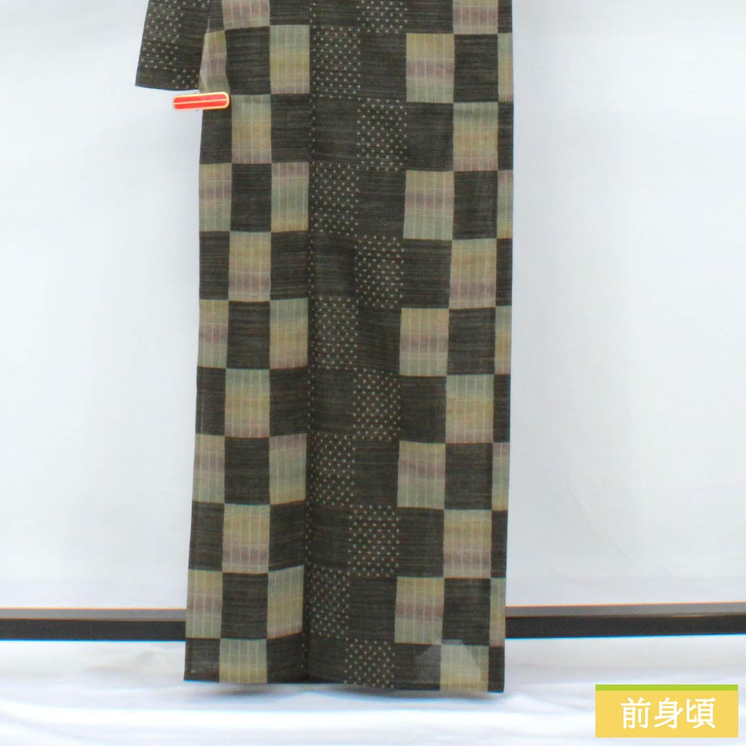 夏物 ポリエステル 小紋 身丈164.5cm 裄丈66cm 市松模様 十字絣 洗える着物 紗 Sランク 黒系 1132002322410