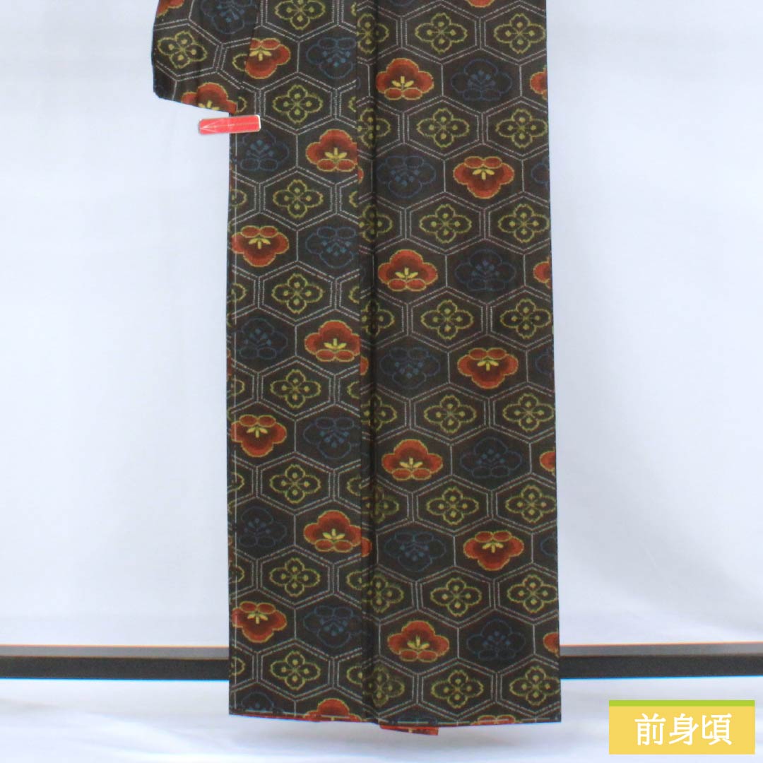 リサイクル着物】紬 正絹 Aランク 身丈160cm 裄丈63cm 村山大島 亀甲