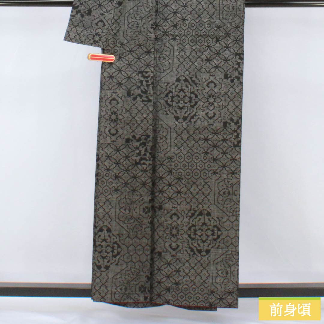 紬 正絹 Sランク 身丈158.5cm 裄丈63cm 大島紬 抽象模様 袷 黒系 1116004302310