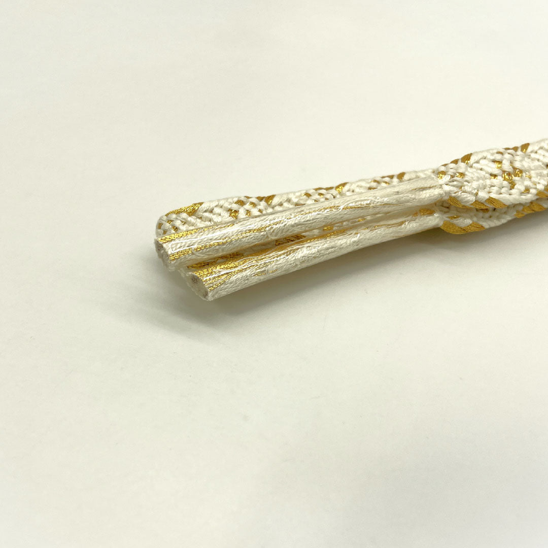 （新古品） 帯締め・帯揚げセット 正絹 NEWランク 乳白色（にゅうはくしょく） 留袖用 蝶 亀房 長さ約160cm 幅約1.8cm フォーマル 白系 1141000301311