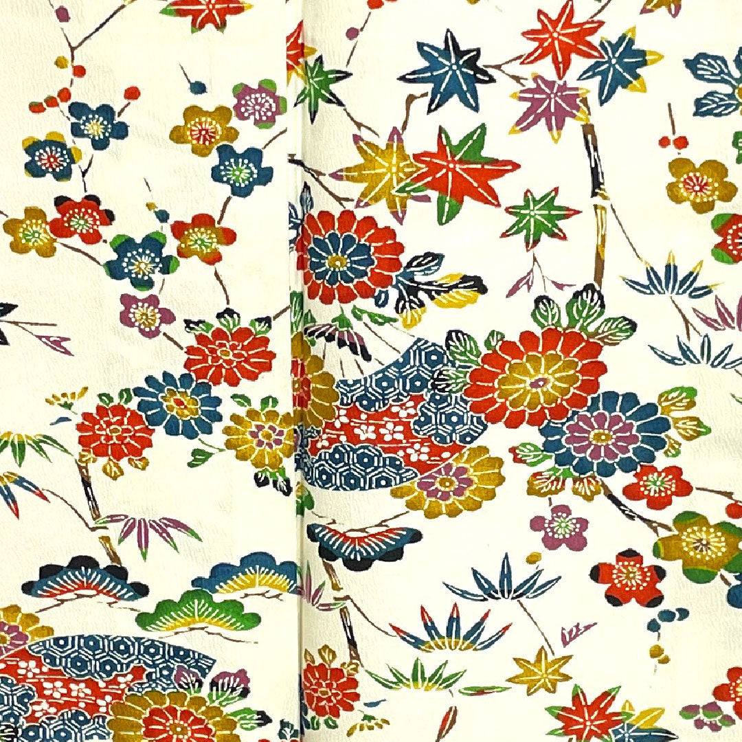 Komon Length 160cm Sleeve length 64.5cm Awase Milky white Kyo-Bingata Pine, Bamboo and Plum Pure silk S rank Cream 1115002492415