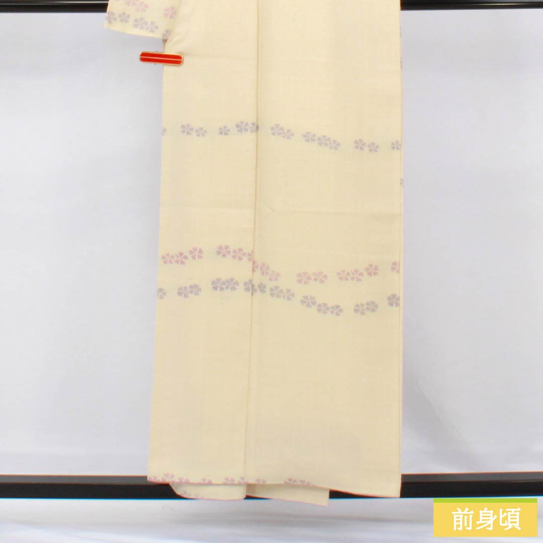 小紋 正絹 Aランク 身丈154.5cm 裄丈63.5cm 袷 薄卵色（うすたまごいろ） 花 紬地 パールトーン加工 クリーム系 1115006913215