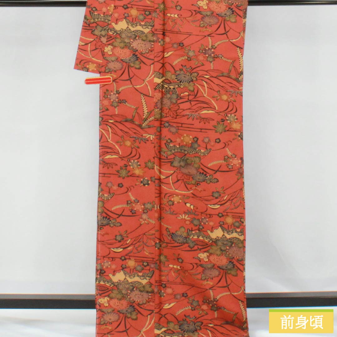 小紋 ポリエステル Sランク 身丈169.5cm 裄丈67cm 袷 緋銅色（ひどうしょく） 型染 草花 しつけ糸付き 洗える着物 茶系 1115007112514