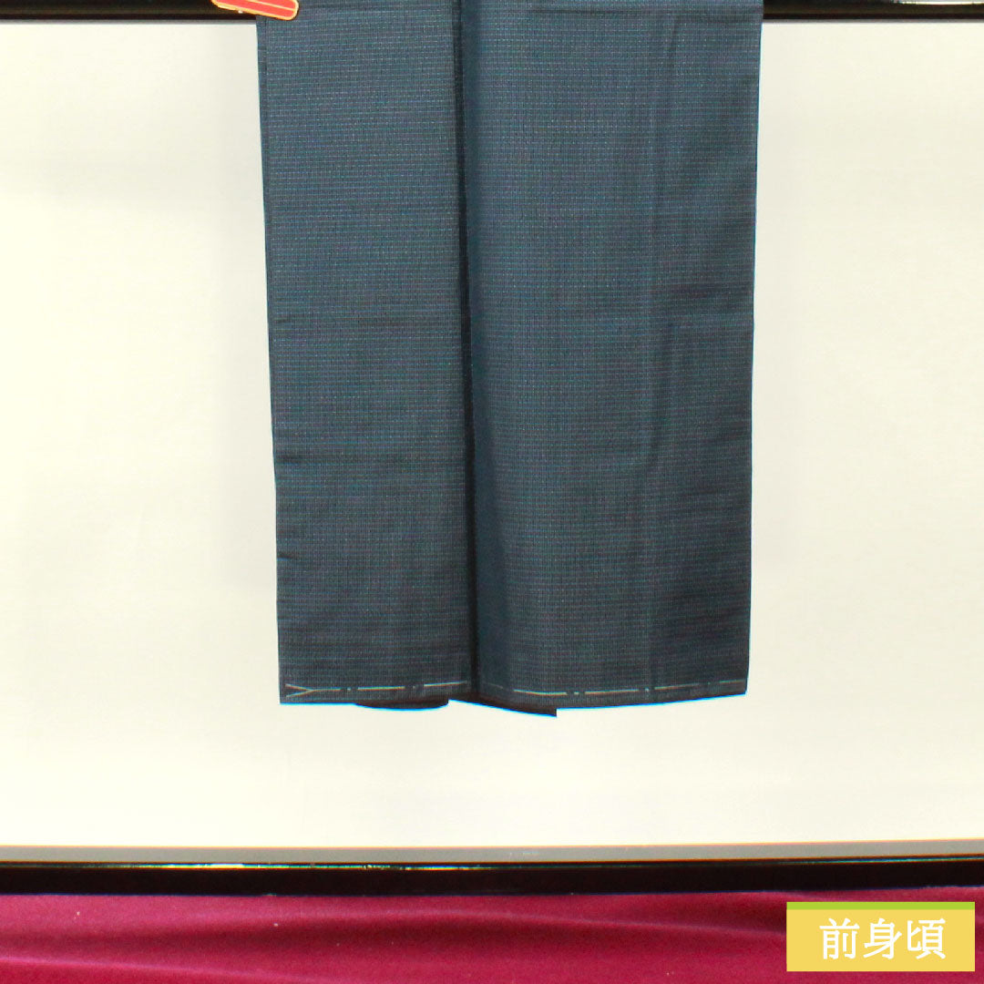 男物 正絹 身丈139cm 裄丈73.5cm 大島紬 緯総絣 しつけ糸付き 未使用品 Sランク 袷 紺系 1119000892318