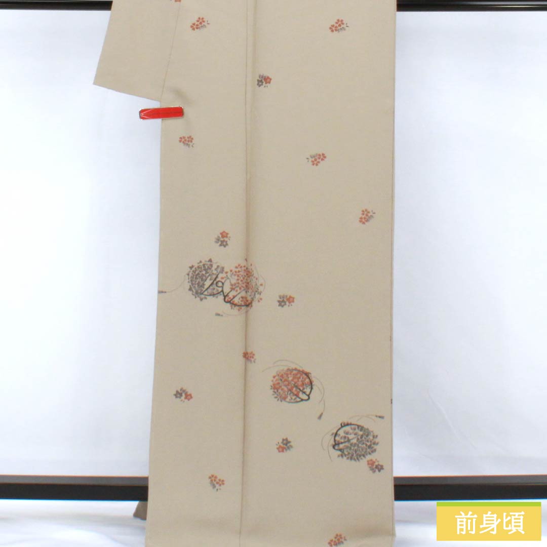 訪問着 ポリエステル Aランク 袷 身丈165.5cm 裄丈66.5cm 銀煤竹色（ぎんすすたけいろ） 花 鈴 洗える着物 ベージュ系 1112007373525