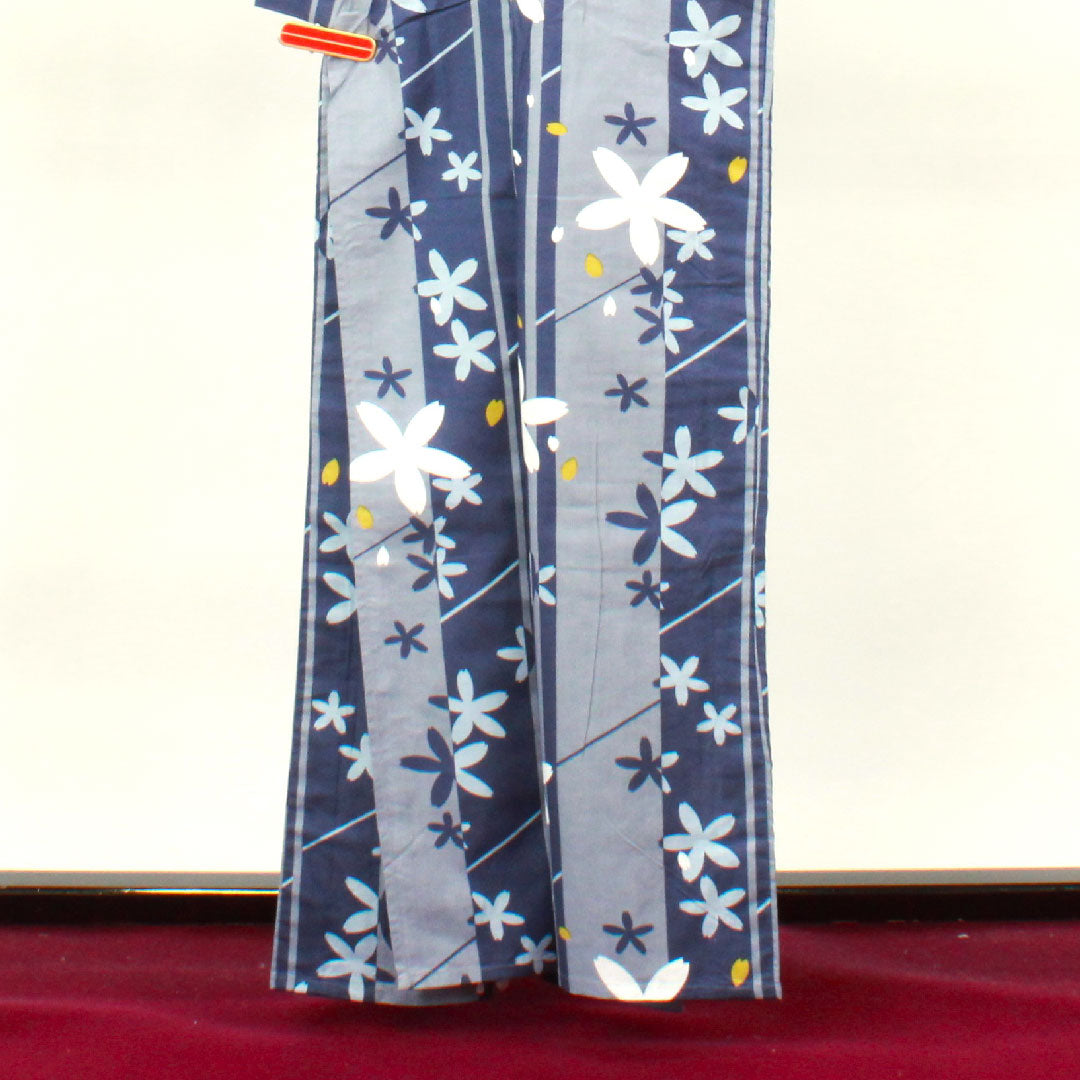 Yukata with basting thread, unused, cherry blossom, cotton, S rank, single layer, length 162cm, sleeve length 64cm, gradation pattern, 1118002832499