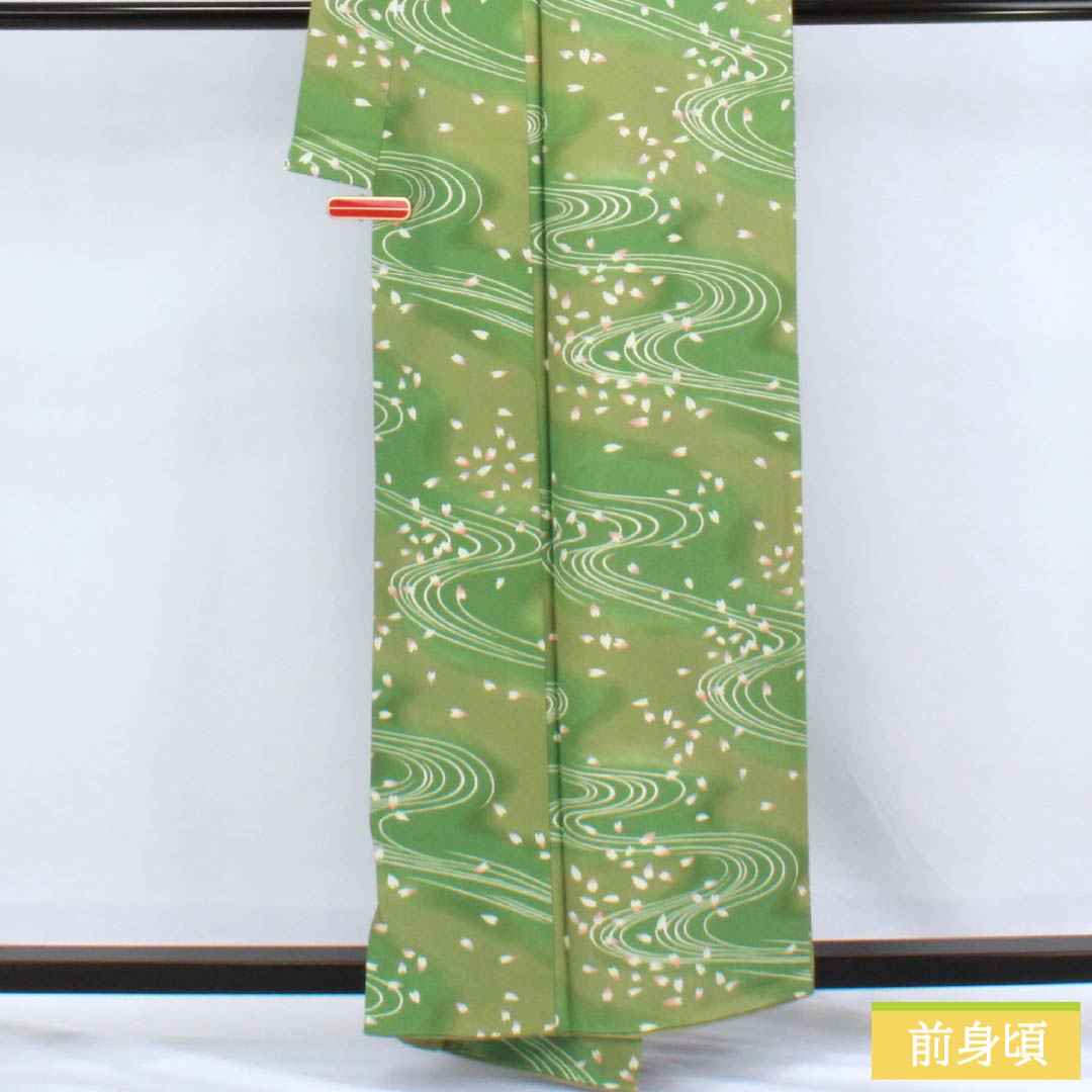 Komon silk S-rank kimono, length 157cm, sleeve length 67cm, lined, Bushukan-iro (Buddha's Hand Orange) and Rokuso-iro (Green) pattern, stencil dyeing, flowing water, scattered cherry blossoms, green tones, product number 1115006562319