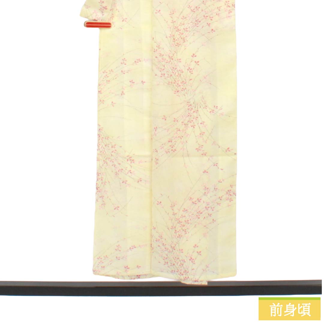 夏物 ポリエステル 小紋 Sランク 身丈151.5cm 裄丈66.5cm 白百合色（しらゆりいろ） 草花模様 居敷当て付き 絽 黄系 1132004492223