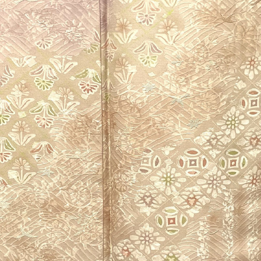 小紋 身丈157cm 裄丈61.5cm 袷  薄桜色 抽象模様  正絹 Sランク ピンク系 1115002952313