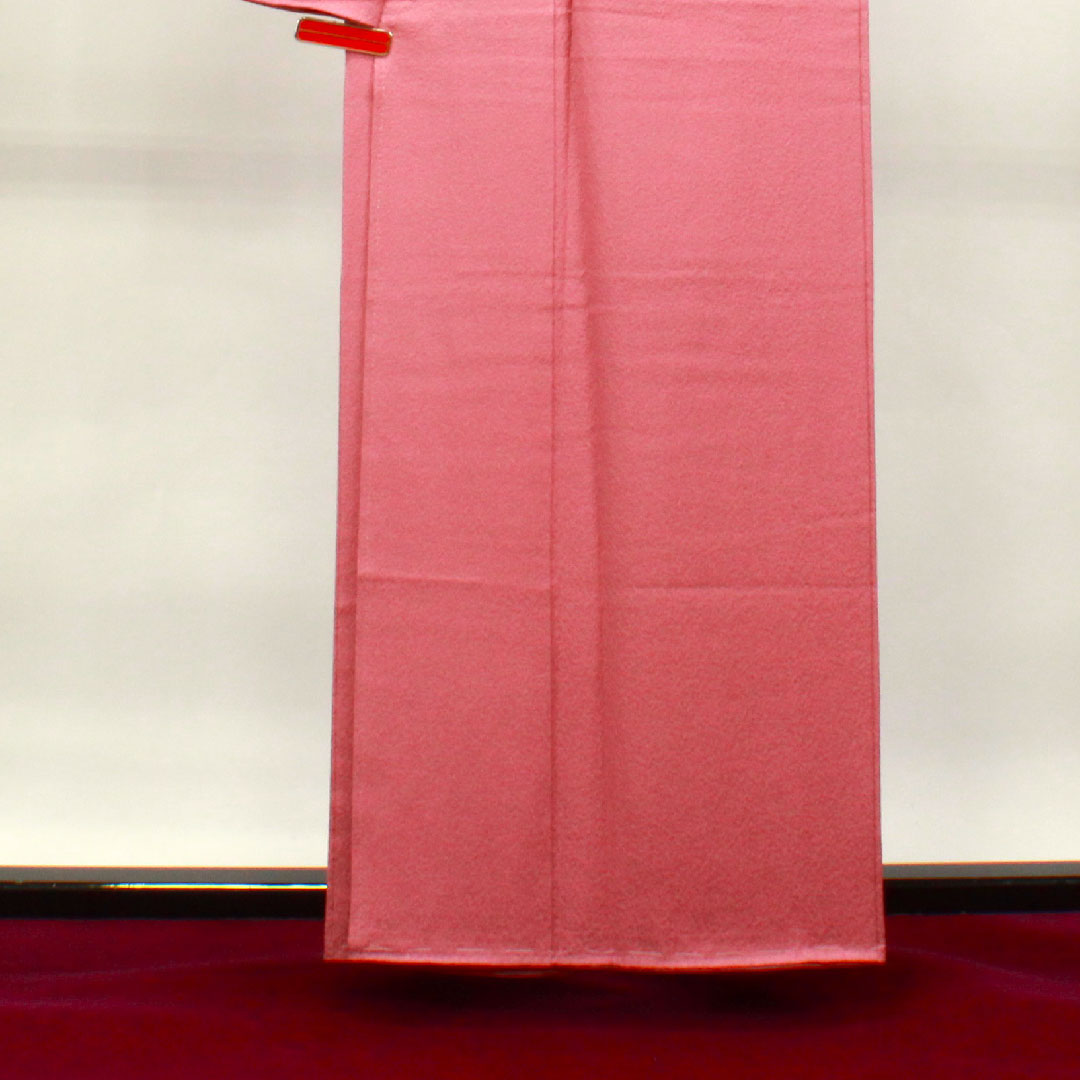 色無地 正絹 中紅花色 丸に木瓜  身丈159cm 裄丈65.5cm 袷  Sランク ピンク系 1114000972313