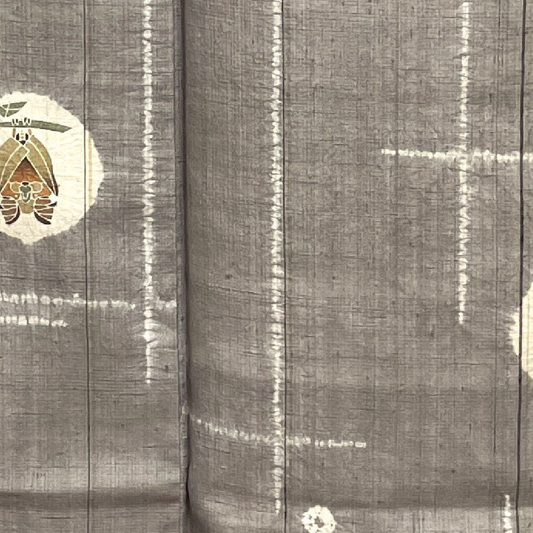 紬 身丈166cm 裄丈67cm 素鼠色 絞り フクロウ 正絹 Sランク 袷 グレー系 1116002022522