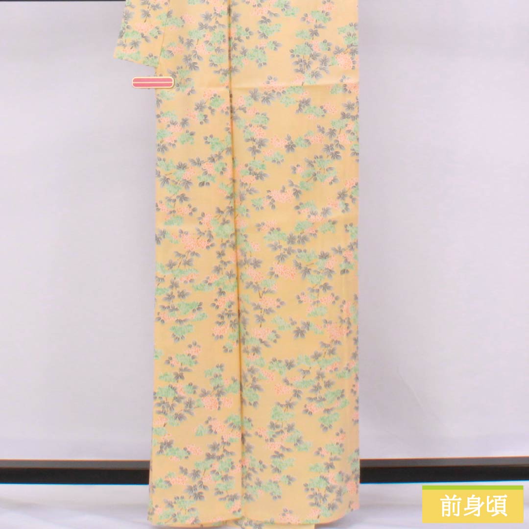 小紋 正絹 身丈162cm 裄丈65.5cm 単衣 薄柑子色（うすこうじいろ） 小花 Sランク クリーム系 1115006102415