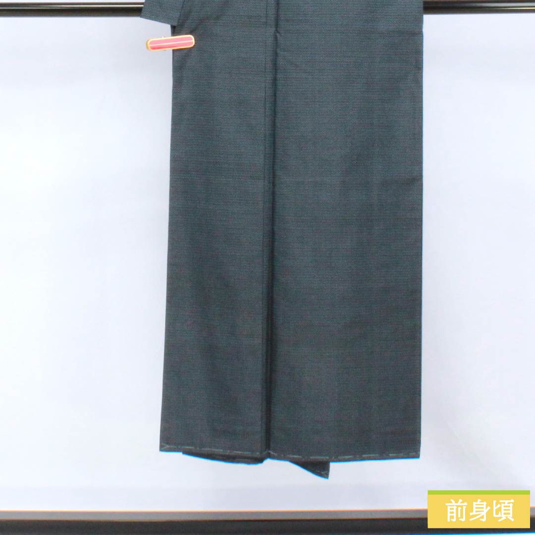 男物 正絹 Sランク 身丈143.5cm 裄丈67.5cm  本場大島紬 100亀甲 しつけ糸付き アンサンブル 袷 紺系 1119001072418