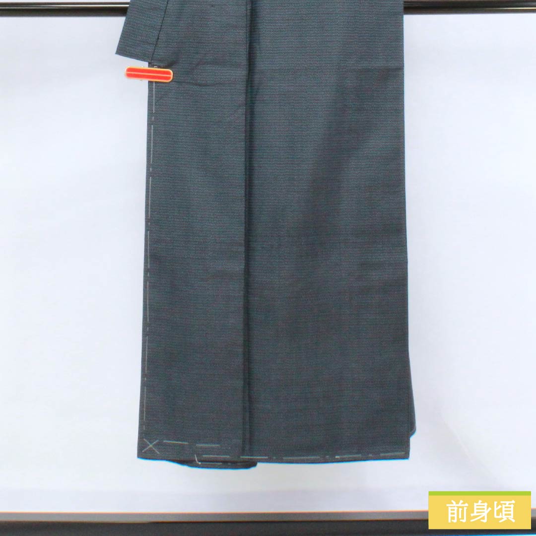 男物 正絹 Sランク 身丈143cm 裄丈70.5cm  大島紬 亀甲模様 アンサンブル しつけ糸付き 袷 紺系 1119000972418