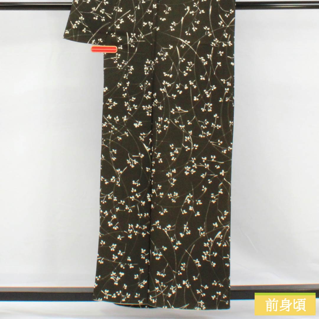 小紋 正絹 身丈159.5cm 裄丈62cm 袷 涅色（くりいろ） 小枝 Aランク 黒系 1115004973310