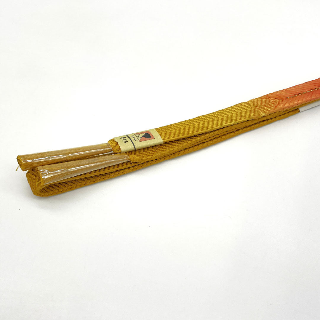（新古品） 帯締め・帯揚げセット 正絹 NEWランク 黄金色（こがねいろ） 牛血紅色（ぎゅうけつこういろ） 古典柄 二色遣い 長さ約157cm 幅約1.5cm セミフォーマル 黄系 1141000521323