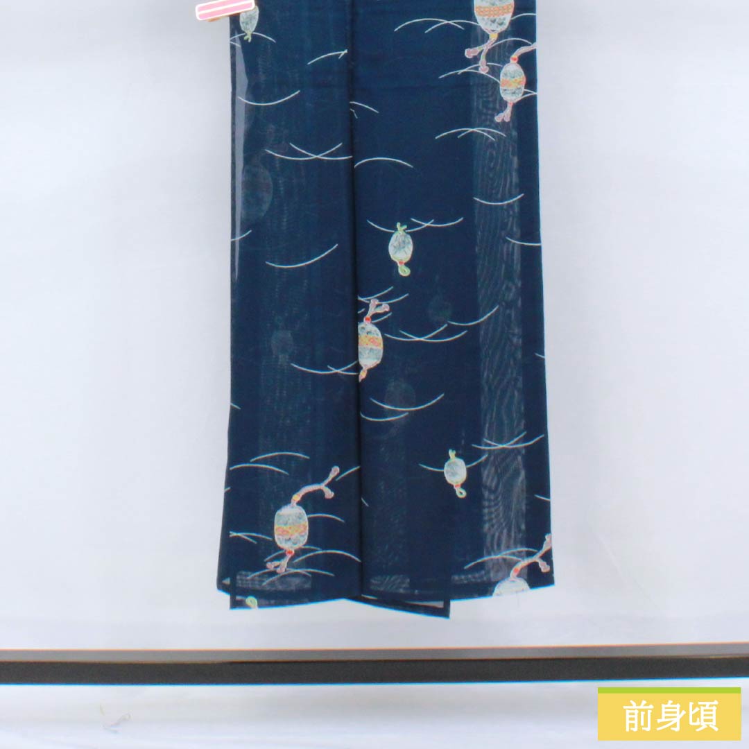 夏物 ポリエステル 小紋 身丈146cm 裄丈63cm 紺色（こんいろ） 手毬 洗える着物 絽 Sランク 紺系 1132002502118