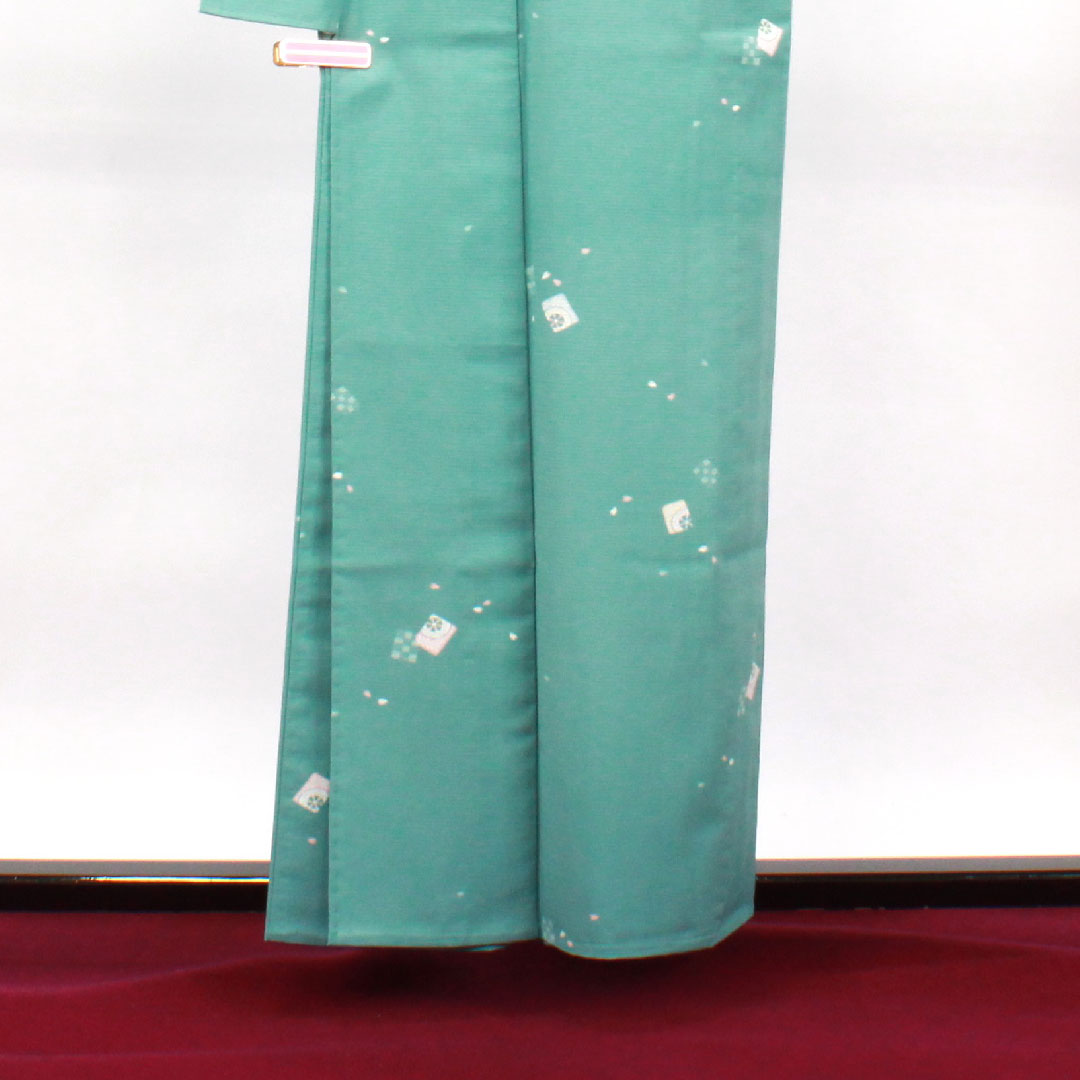 夏物 ポリエステル 小紋 身丈158.5cm 裄丈62cm 花緑青色（はなろくしょういろ） 洗える着物 桜の花びら 絽 Sランク 緑系 1132001692319
