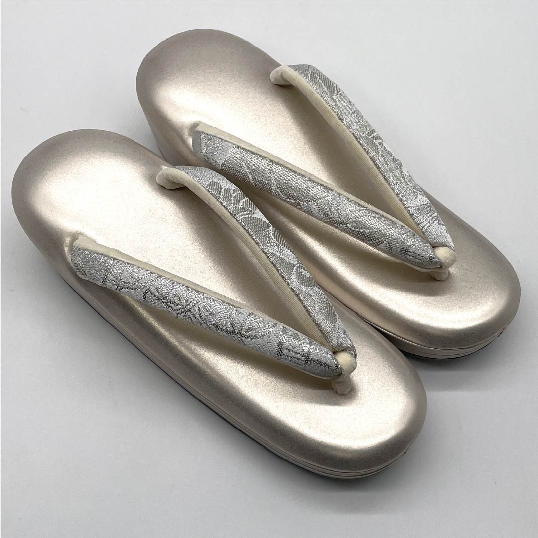 リサイクル着物】（新古品）草履バッグセット フォーマル NEW