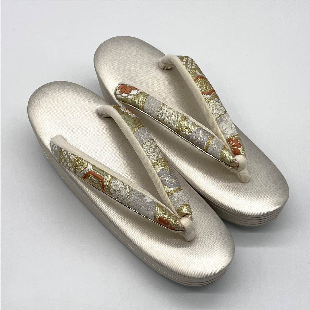 （新古品）草履バッグセット フォーマル Aランク 吉祥文様 帯地 Lサイズ 金系 1133000463421