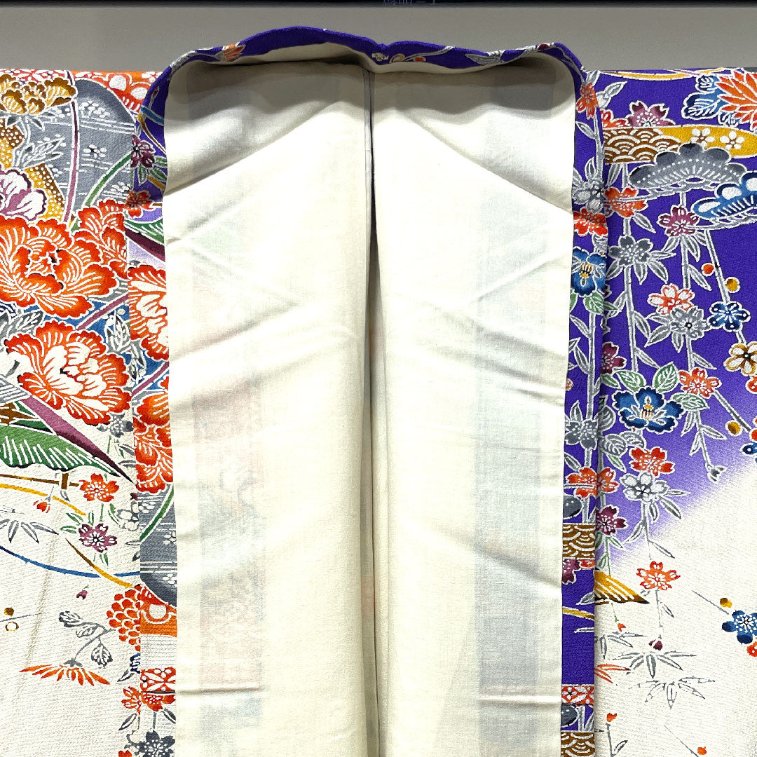 振袖 身丈162cm 裄丈65cm 袷  京紅型 松竹梅 菊 風景模様  正絹 Sランク 白系 1113001632411