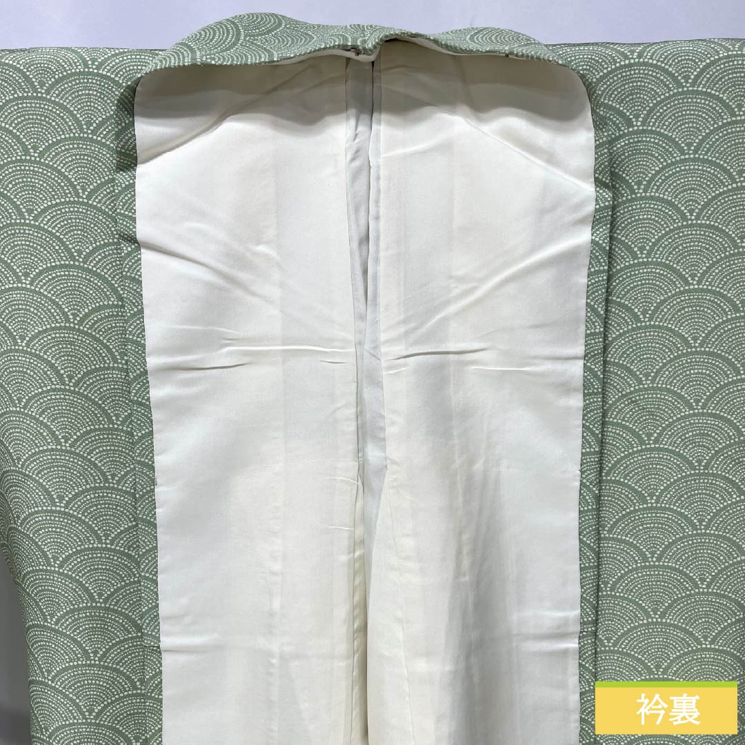 Komon (small pattern) kimono, pure silk, A rank, length 161.5cm, sleeve length 66.5cm, lined, light green (asamidoriiro), stencil dyed, Seigaiha (wave pattern), one-sided, green-based design, product number 1115006553419