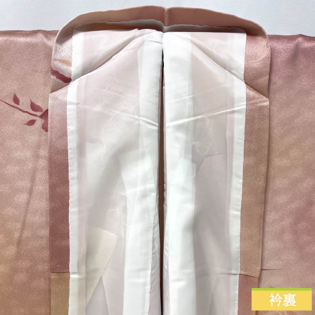 【しつけ糸付き新品未使用】色無地 丹後縮緬 一つ紋 正絹 袷 身丈162裄65 リサイクル着物】小紋 ポリエステル 身丈160.5cm 裄丈65cm 袷 似桃色
