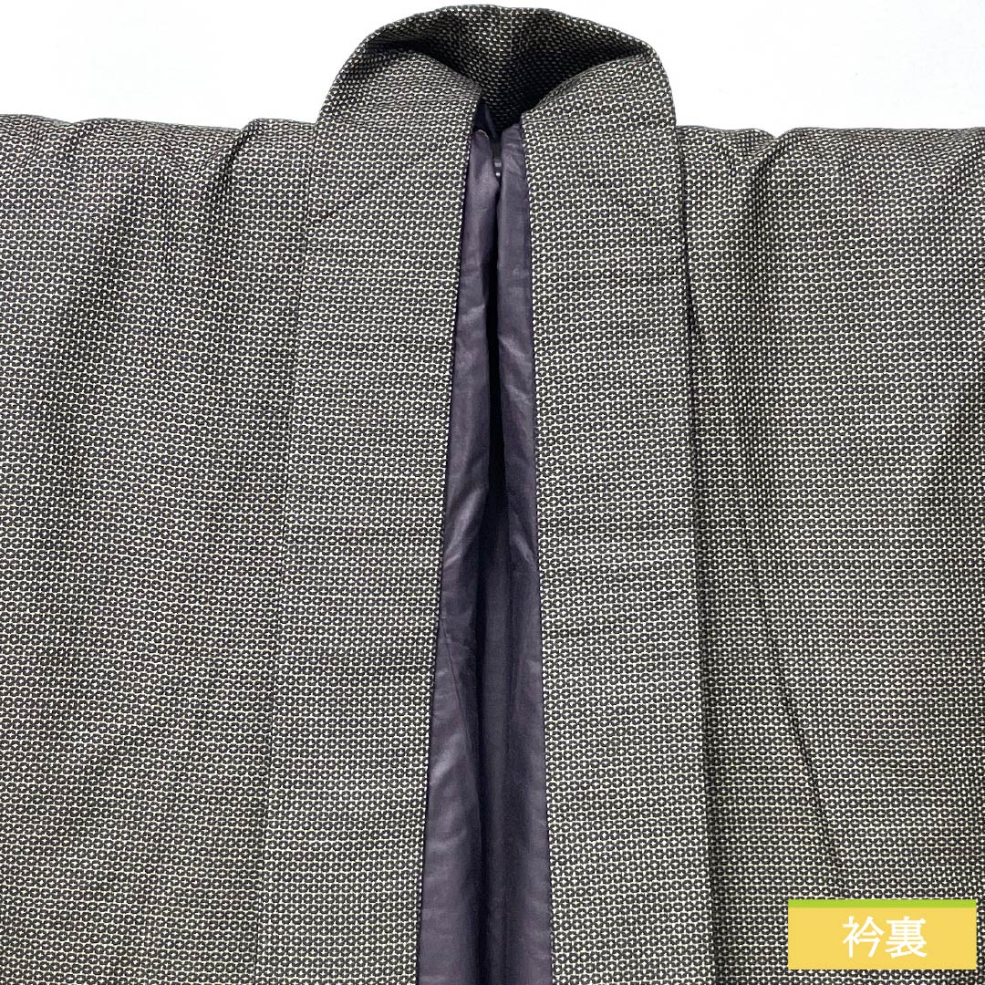 男物 正絹 Sランク 身丈143cm 裄丈67cm  亀甲模様 アンサンブル 袷 黒系 1119000942410