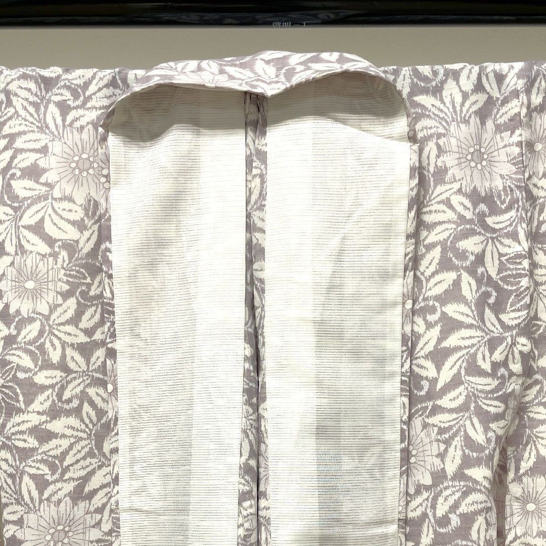 夏物 ポリエステル 小紋 身丈169cm 裄丈67.5cm 灰桜色（はいざくらいろ） マーガレット しつけ糸付き 洗える着物 紗 Sランク 紫系 1132000462520