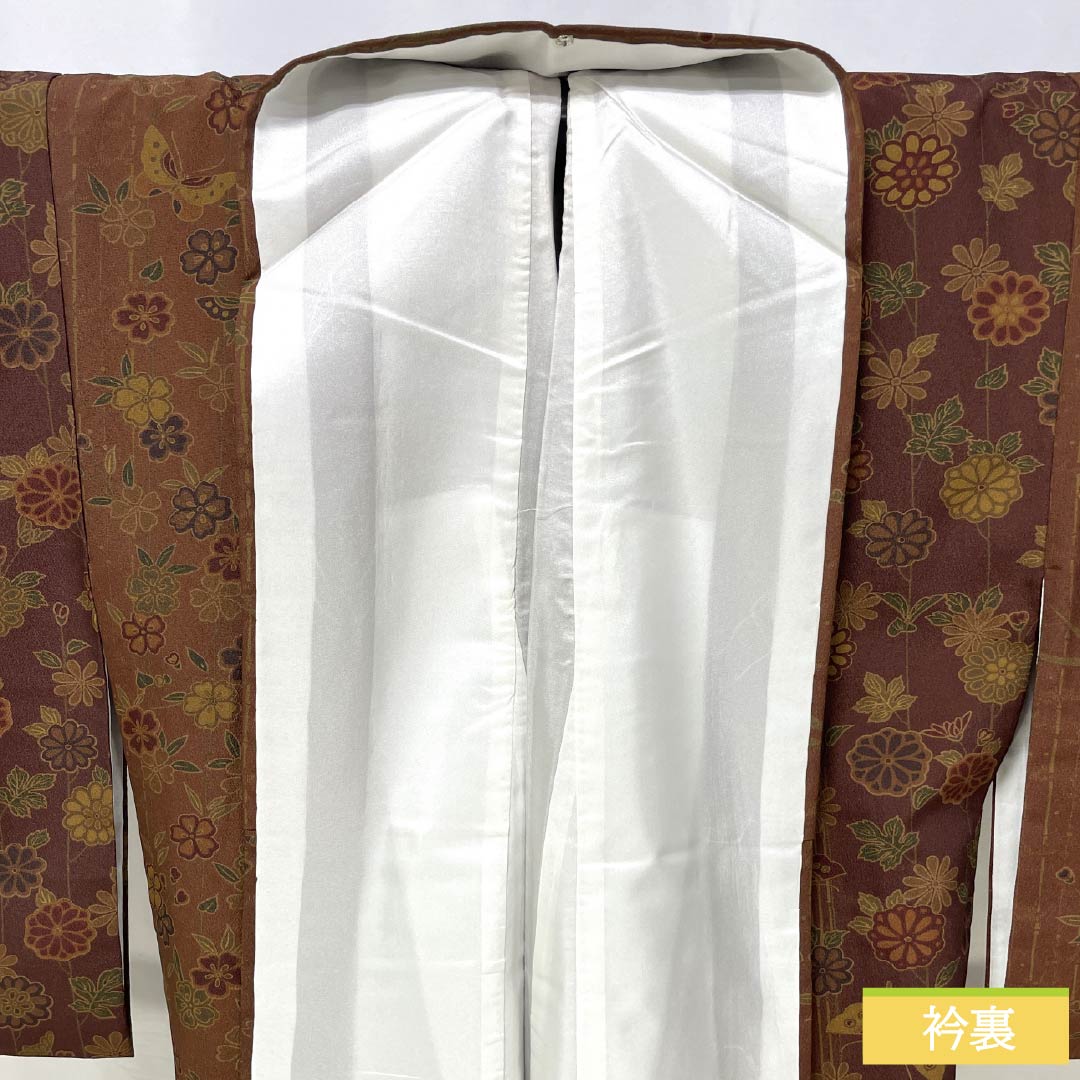 小紋 ポリエステル 身丈163cm 裄丈64.5cm 袷 焦色（こがれいろ） 煉瓦色（れんがいろ） 草花模様 蝶 洗える着物 Sランク 茶系 1115005992414