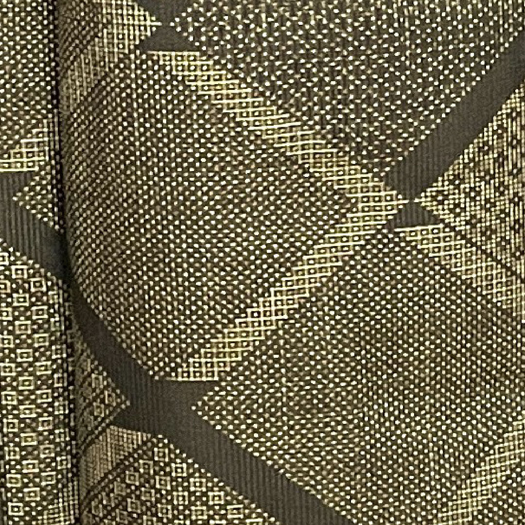 大島紬 身丈160.5cm 裄丈67cm 経緯絣 菱 正絹 Sランク 袷 黒系 1116002092410