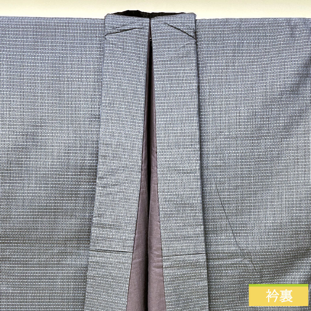 男物 正絹 身丈139cm 裄丈73.5cm 大島紬 緯総絣 しつけ糸付き 未使用品 Sランク 袷 紺系 1119000892318