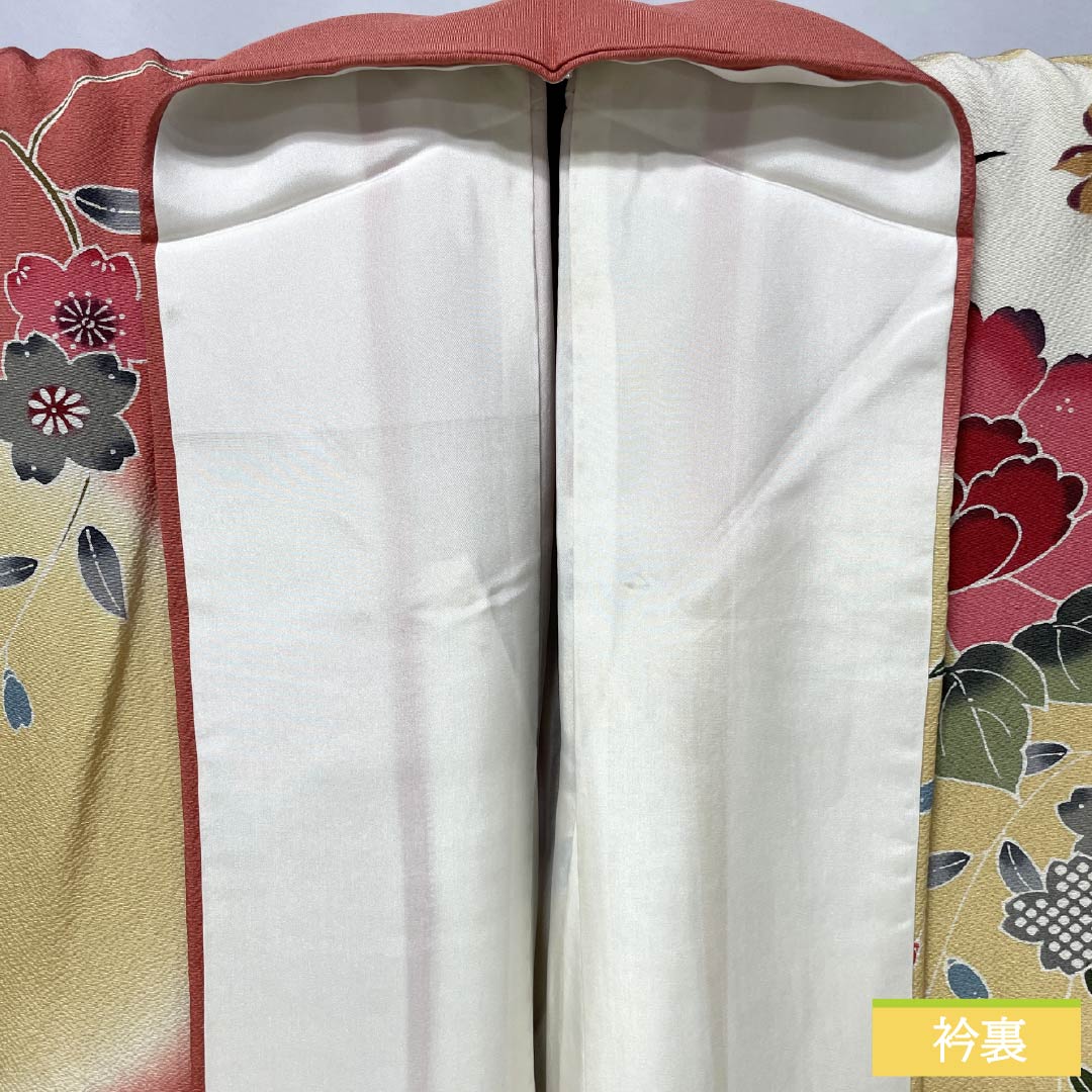 振袖 正絹 Aランク 身丈176.5cm 裄丈66cm 袷 薄柑子色（うすこうじいろ） 京紅型 吉祥文様 桜 牡丹 橙系 1113002343826