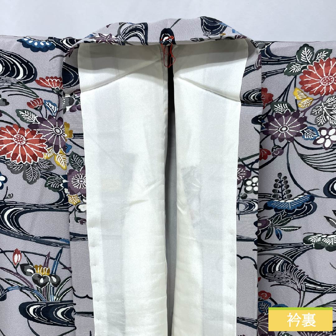 小紋 正絹 Aランク 身丈157.5cm 裄丈62.5cm 袷 薄墨色（うすずみいろ） 京紅型 流水 草花模様 グレー系 1115006373322