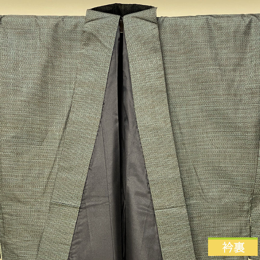 男物 正絹 身丈142.5cm 裄丈70cm 大島紬 100亀甲 亀甲模様 Sランク 袷 緑系 1119000862419