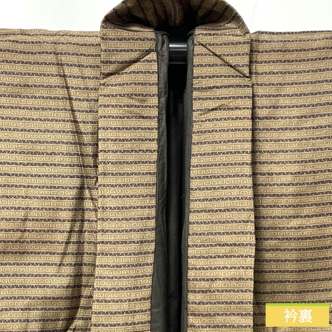 男物 正絹 Sランク 身丈145cm 裄丈63.5cm  土色（つちいろ） 幾何学模様 袷 茶系 1119000952414
