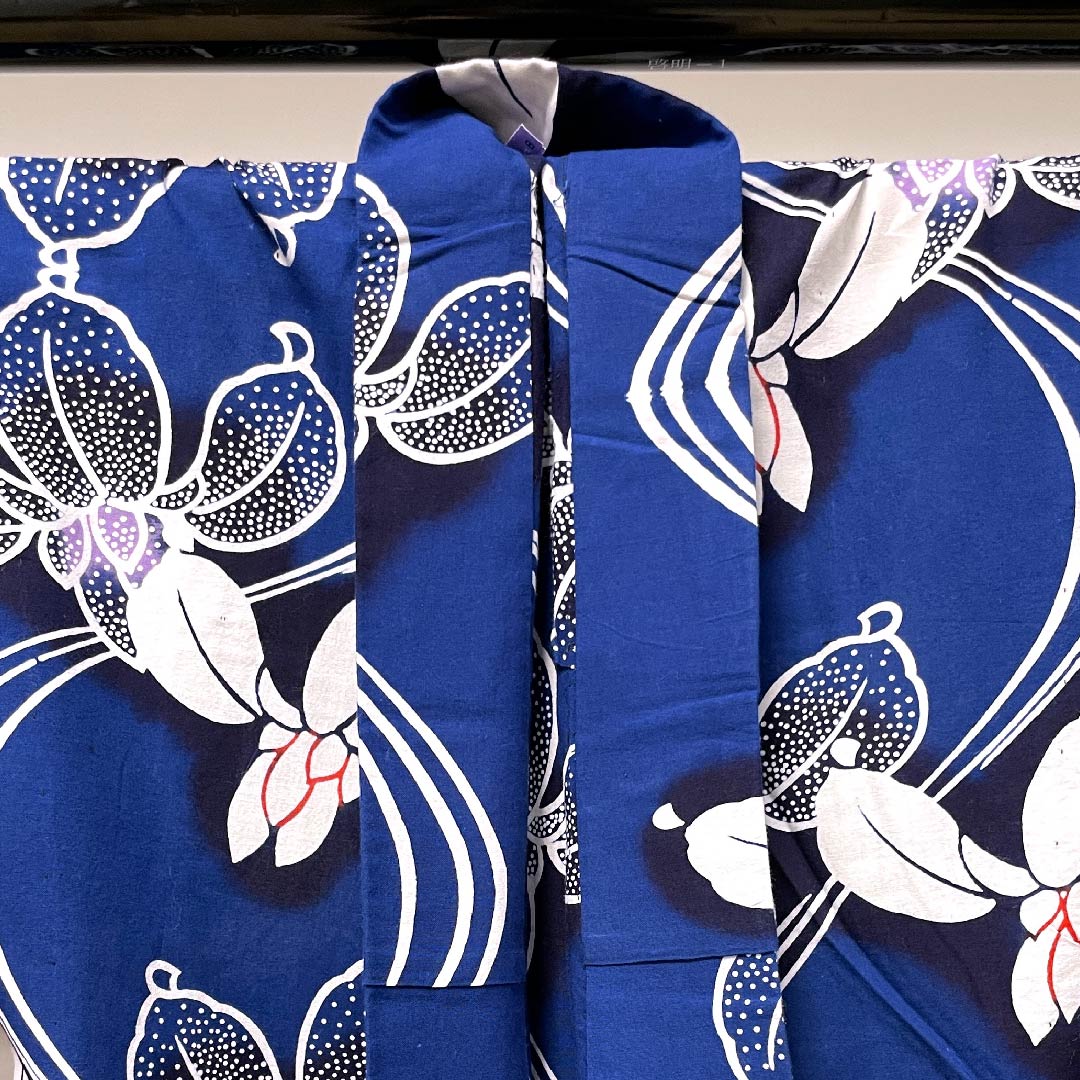 リサイクル着物】浴衣 紺桔梗色 菖蒲 木綿 Sランク 単衣 身丈147cm 青