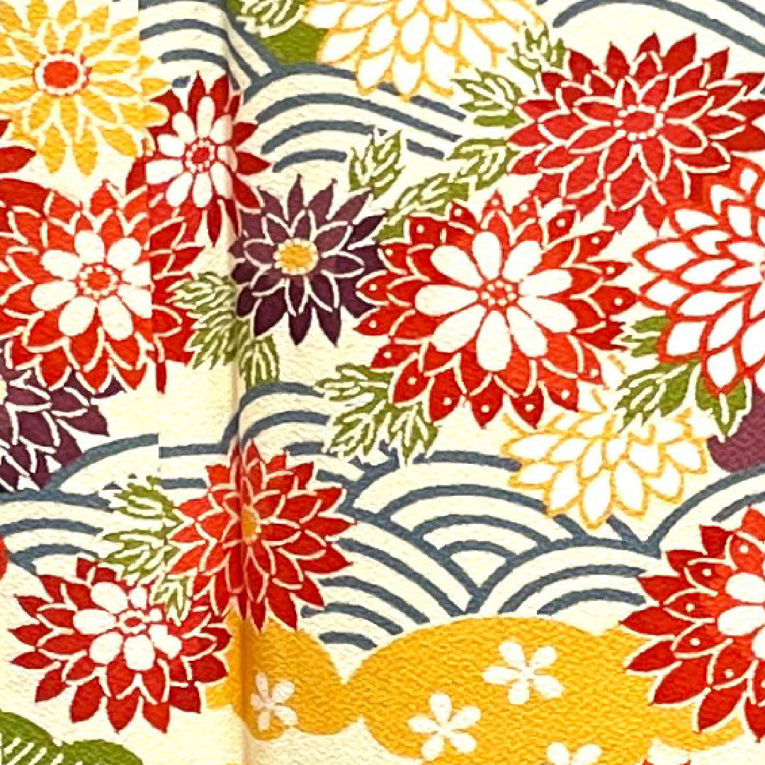 Homongi, lined, length 157.5cm, sleeve length 61.5cm, lacquered, Kyoto Bingata, chrysanthemum, Seigaiha, pure silk, A rank, cream, 1112001673315