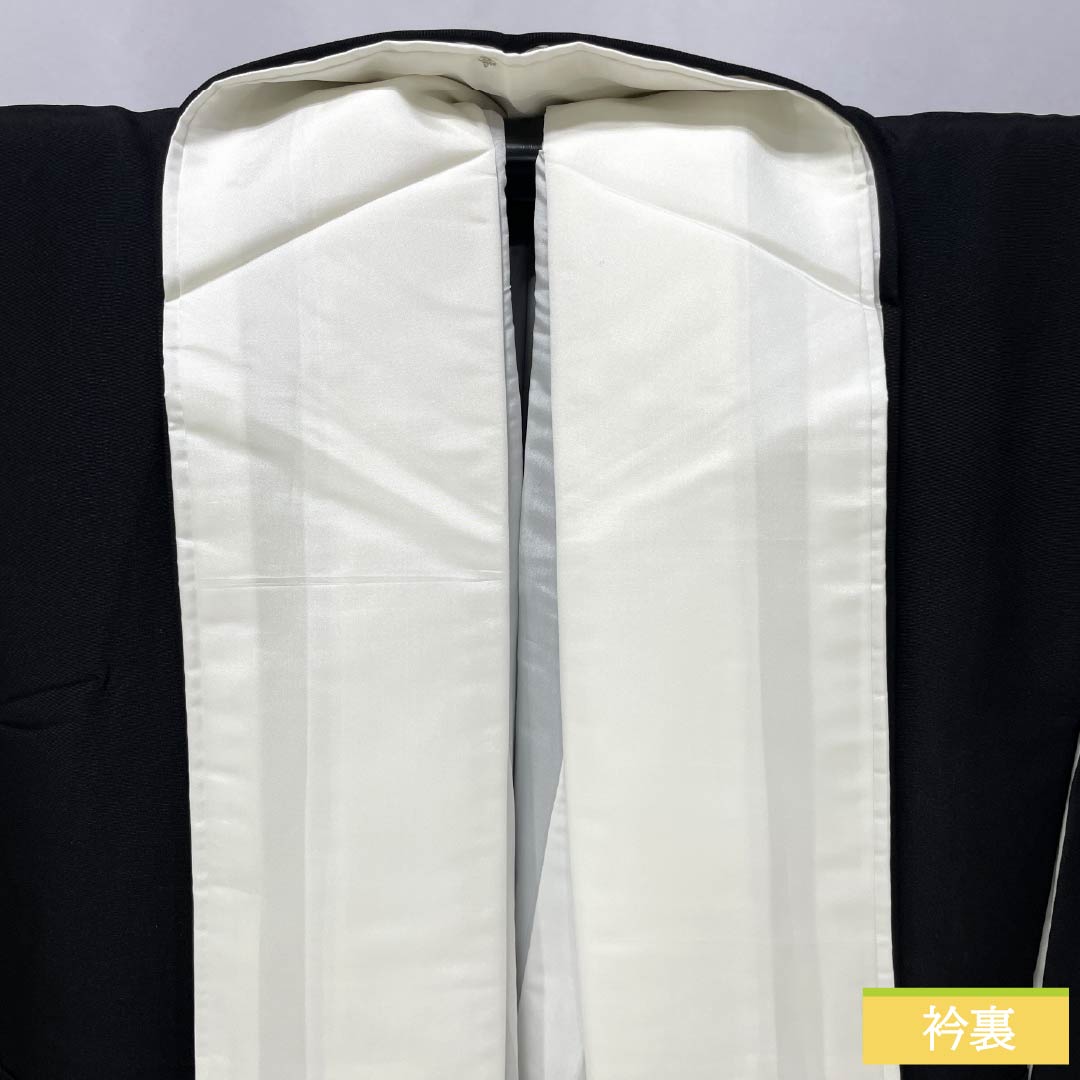 黒留袖 正絹 Aランク 身丈154.5cm 裄丈64cm 袷 金彩 五つ紋 丸に須浜 御所車 菊 桜 萩 五つ紋 黒系 1111001893210