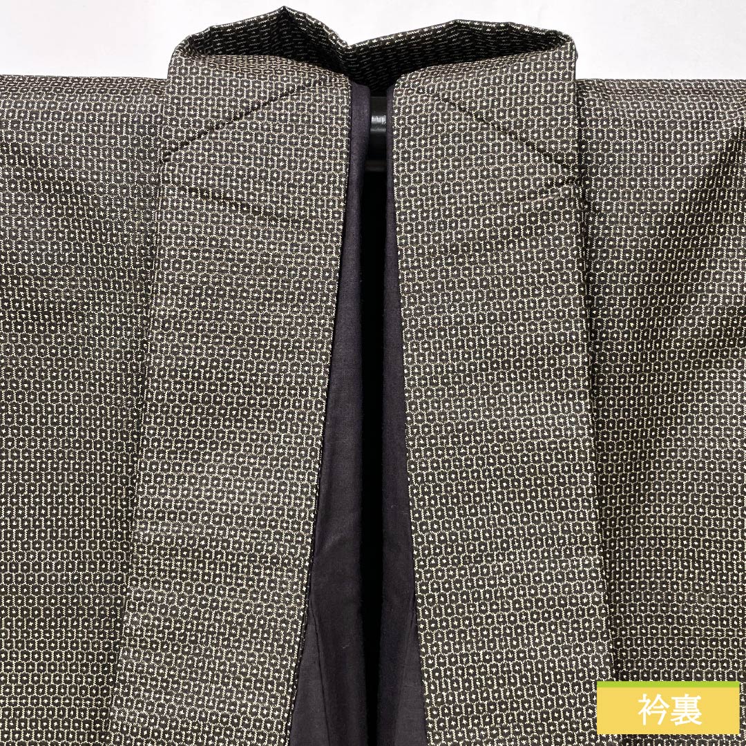 男物 正絹 Sランク 身丈139cm 裄丈68.5cm 落栗色（おちぐりいろ） 大島紬 100亀甲 アンサンブル 袷 茶系 1119001382314