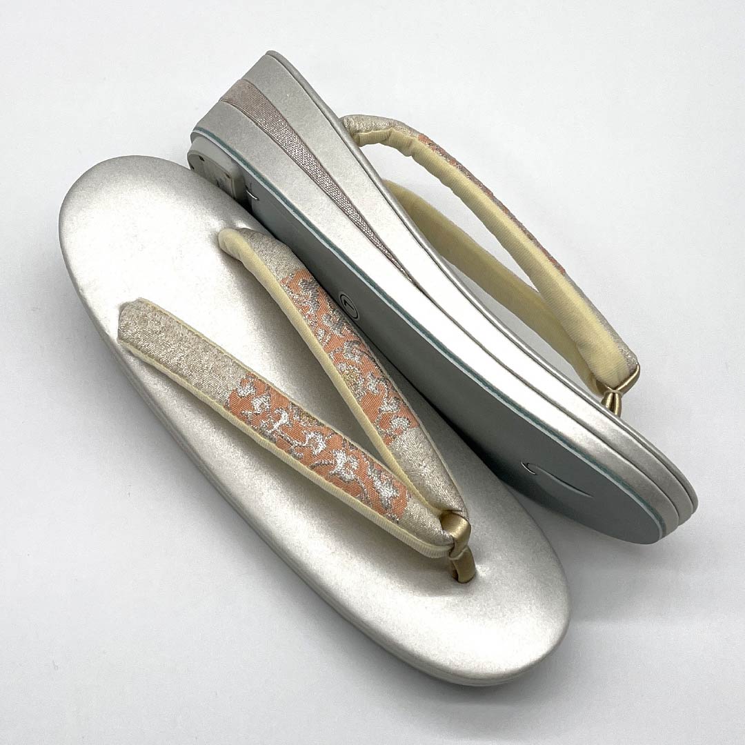 （新古品）草履バッグセット フォーマル Aランク 明綴れ 市松 唐花 Lサイズ 銀系 1133000383422