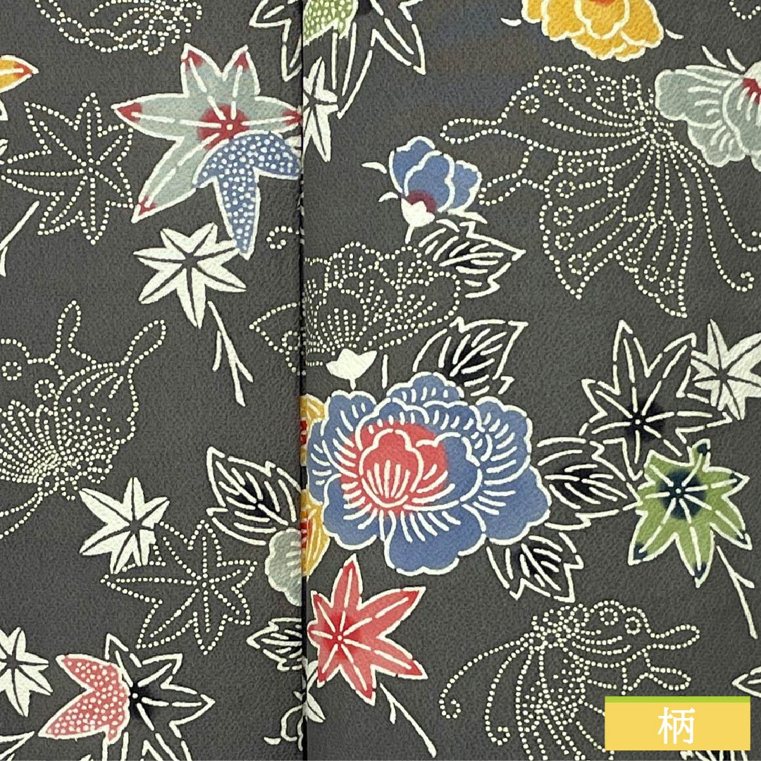 小紋 正絹 Sランク 身丈154cm 裄丈64cm 袷 薄黒色（うすぐろいろ） 京紅型 半衿付き 蝶 花 グレー系 1115007742222