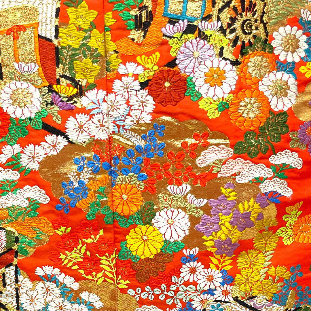 Iro-uchikake (colored kimono) Length 192cm Scarlet Karaori Imperial carriage Auspicious motif Pure silk S rank Awase Vermilion 1110000242916