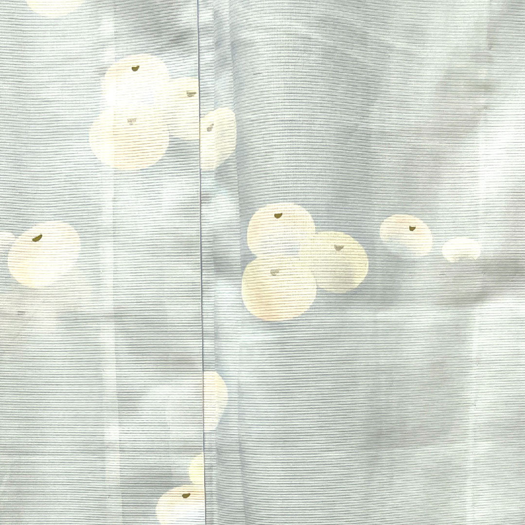 夏物 ポリエステル 小紋 身丈161cm 裄丈63cm 蒼白色（そうはくしょく） 万寿菊 洗える着物  絽 Sランク 水色系 1132000672424