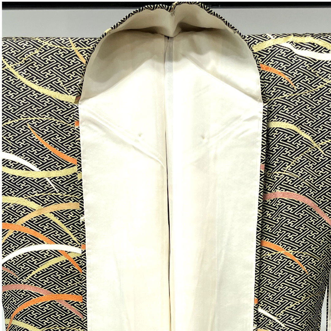 小紋 身丈156.5cm 裄丈61.5cm 袷  紗綾形 芝草  正絹 Aランク 黒系 1115002683310