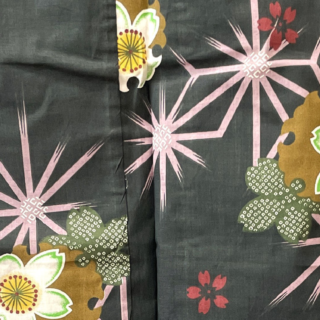 浴衣 雪輪 桜 麻の葉 木綿 Sランク 単衣 身丈164.5cm 裄丈64cm 黒系 1118002212410