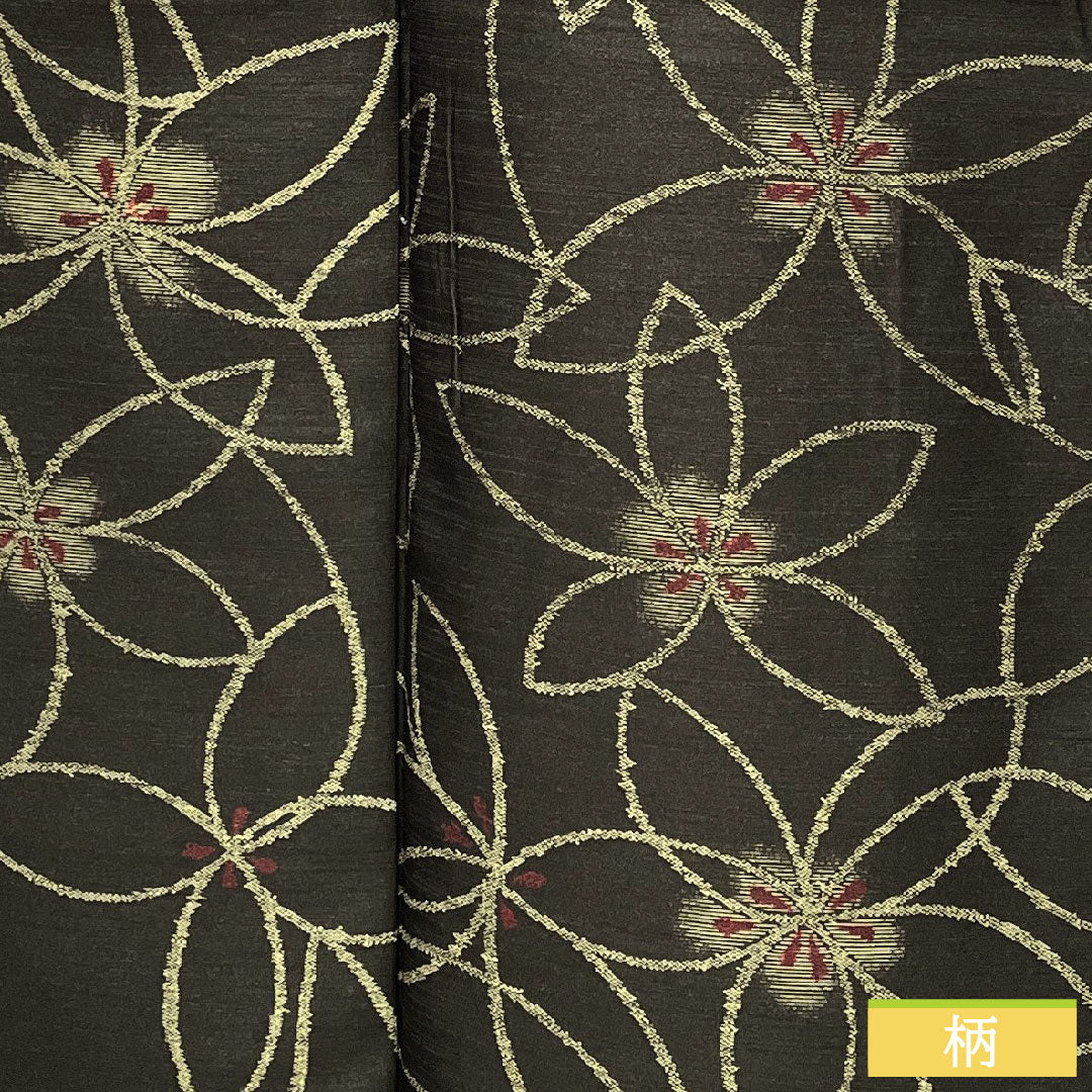 小紋 ポリエステル 身丈163.5cm 裄丈66cm 袷 黒橡色（くろつるばみいろ） 洗える着物 抽象花 しつけ糸付き 未使用品 Sランク 黒系 1115004932410