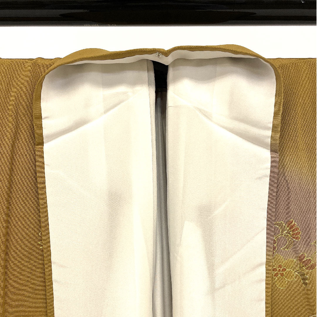 Homongi (formal kimono) Length 159cm Sleeve length 62cm Shantou embroidery Sagara embroidery Ochre Pure silk A rank Yellow 1112001463323